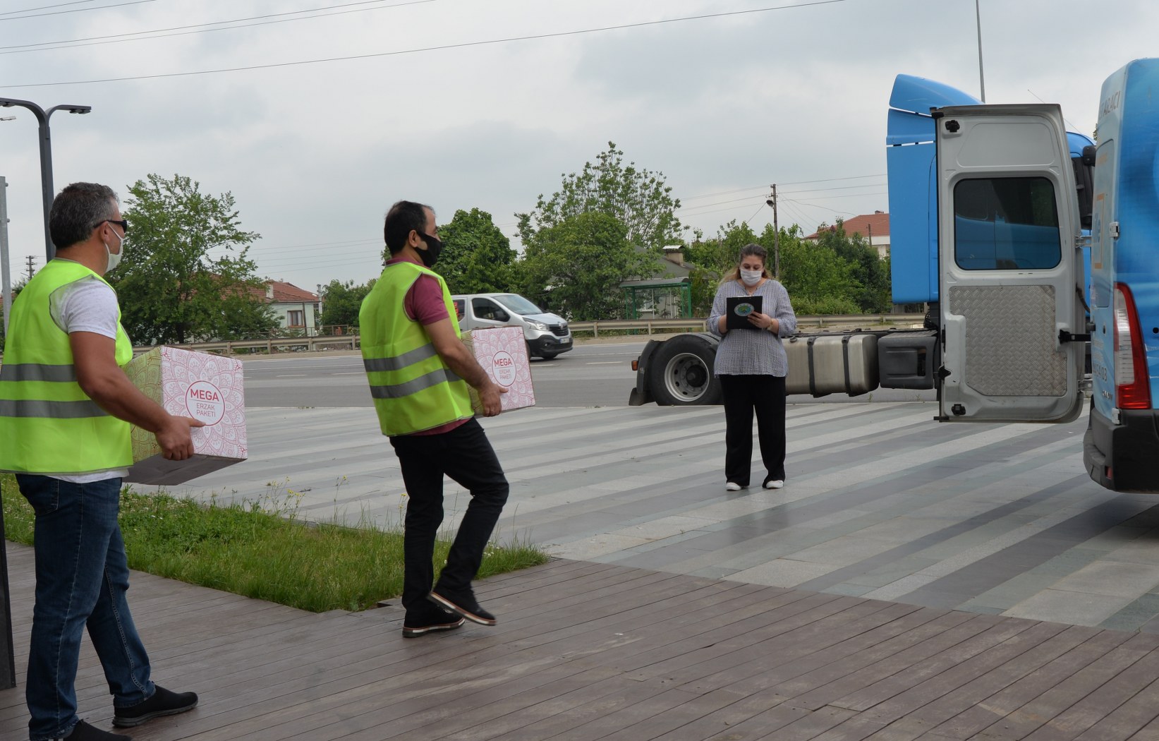 Hendek Belediyesi Ramazanda Yardıma Koştu