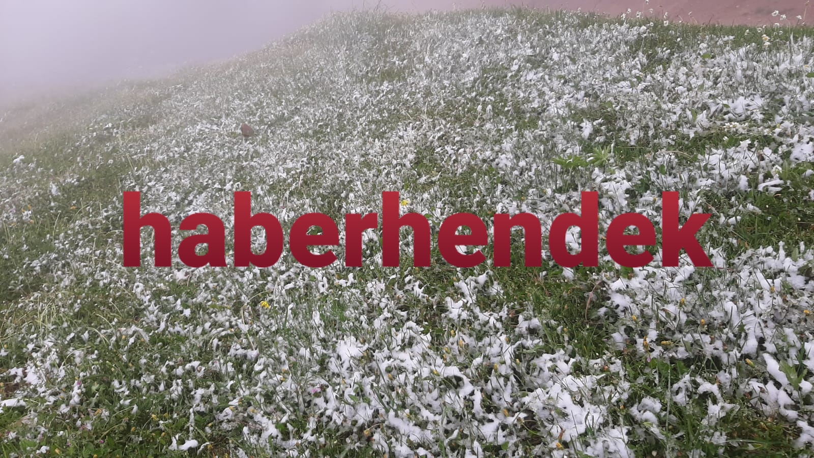 Hendek'in Zirvesinde Kar Sürprizi