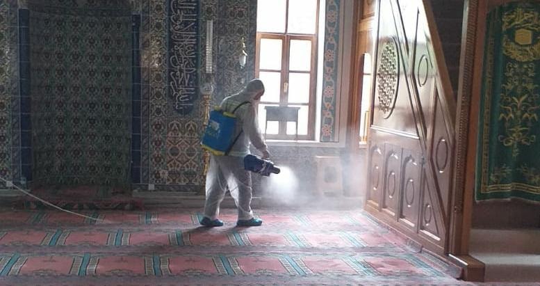 CAMİLER DEZENFEKTE EDİLİYOR