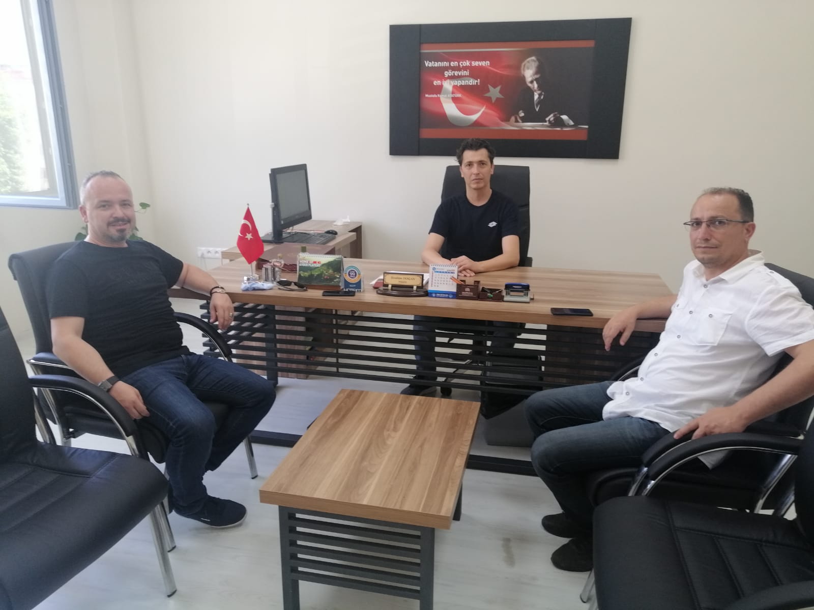 Hendek Türk Eğitim-Sen'den Cumhuriyet İlkokuluna ziyaret