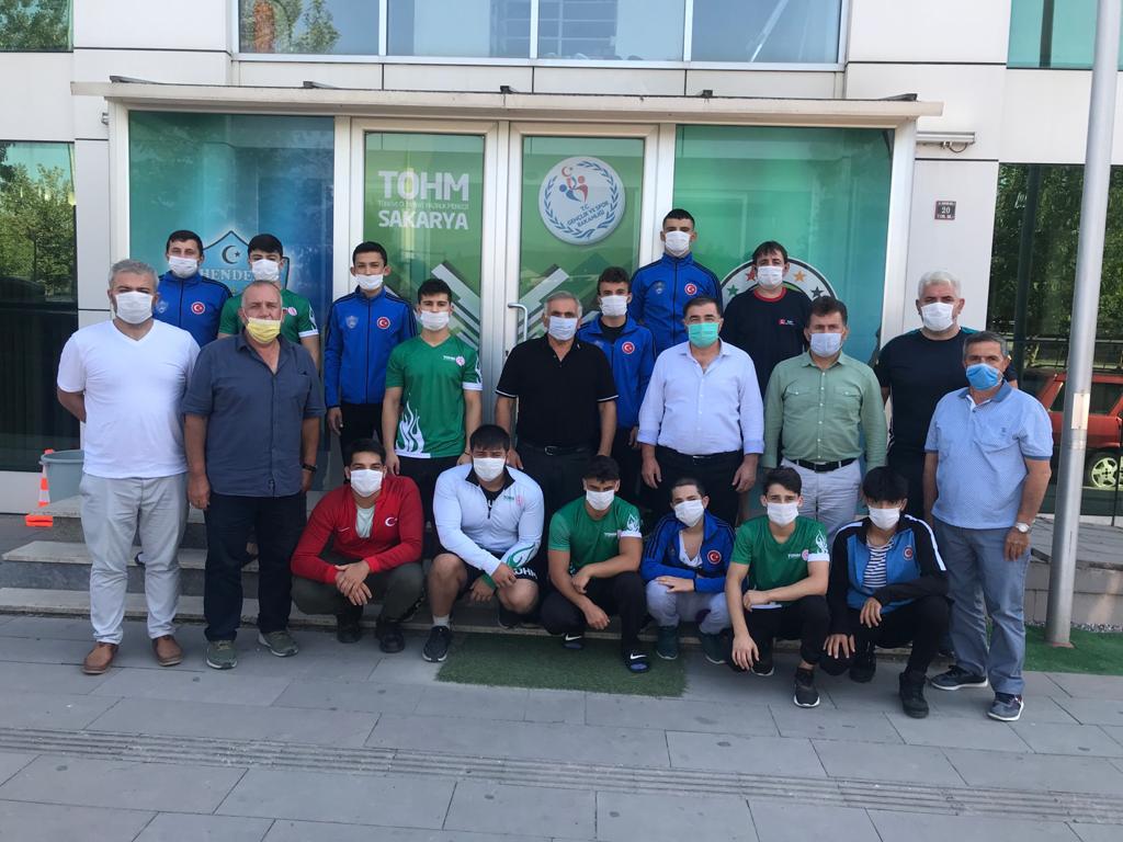 Güreş Federasyon Başkanı Hendek’teydi