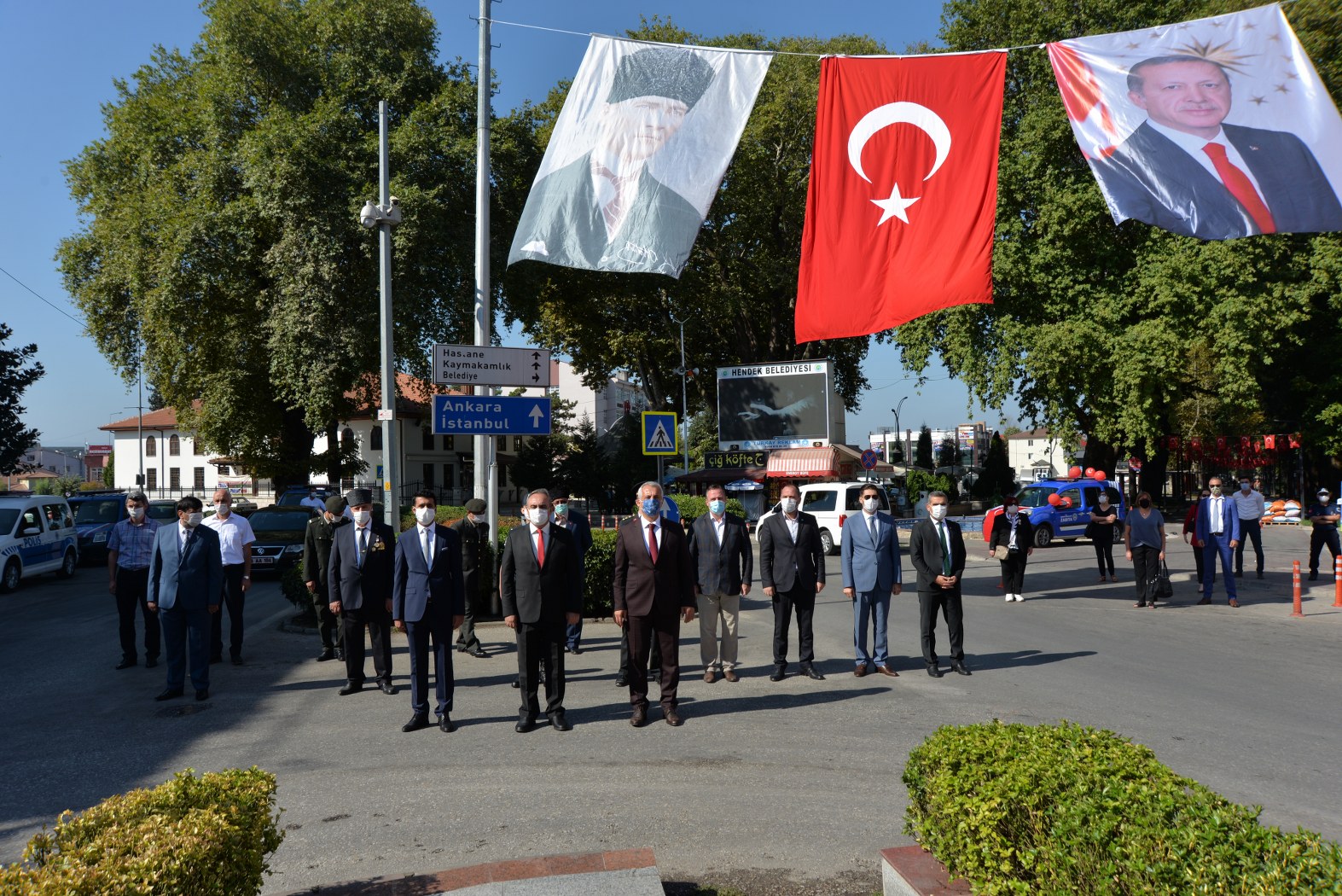 HENDEK’TE ZAFER BAYRAMI TÖRENİ DÜZENLENDİ