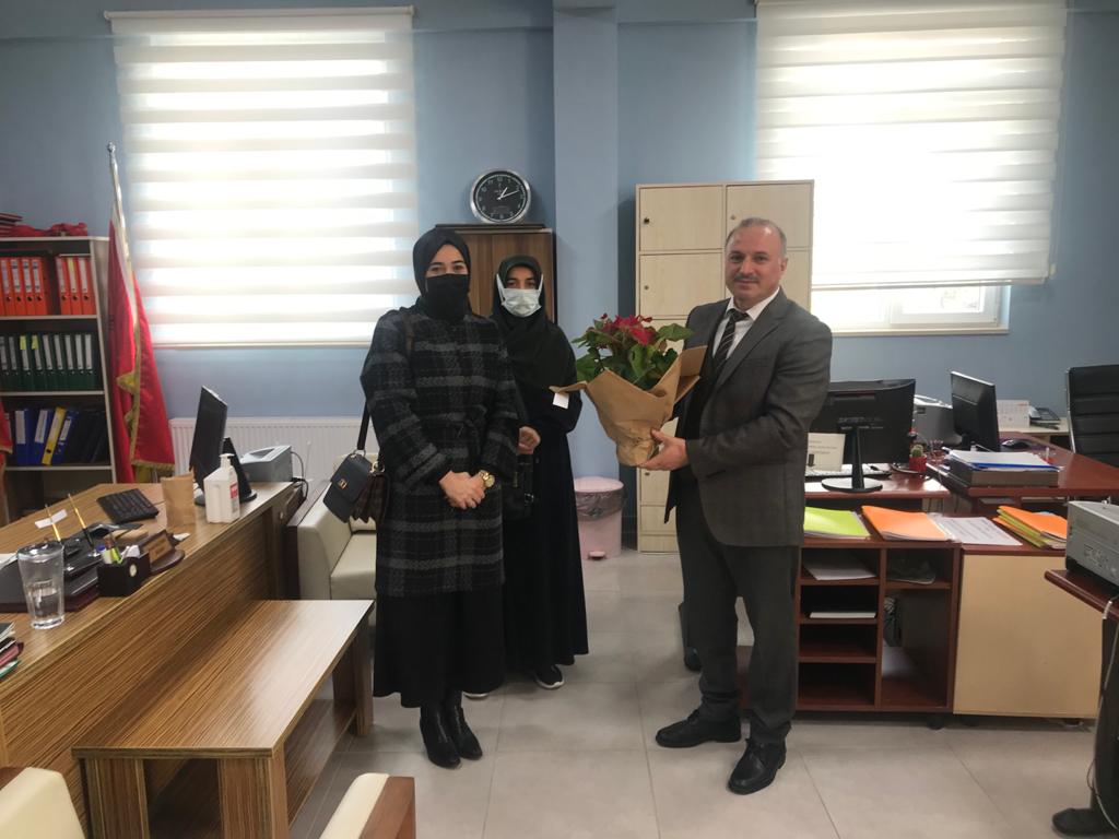 Yeniden Refah Partisi Kadın Kolları Öğretmenler Gününü Kutladı