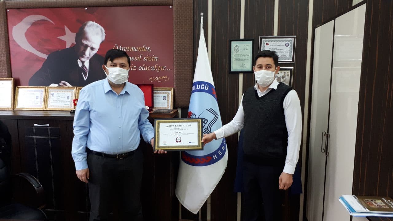 Başarılı Olan Eğitimcilere Kalite Ödülü