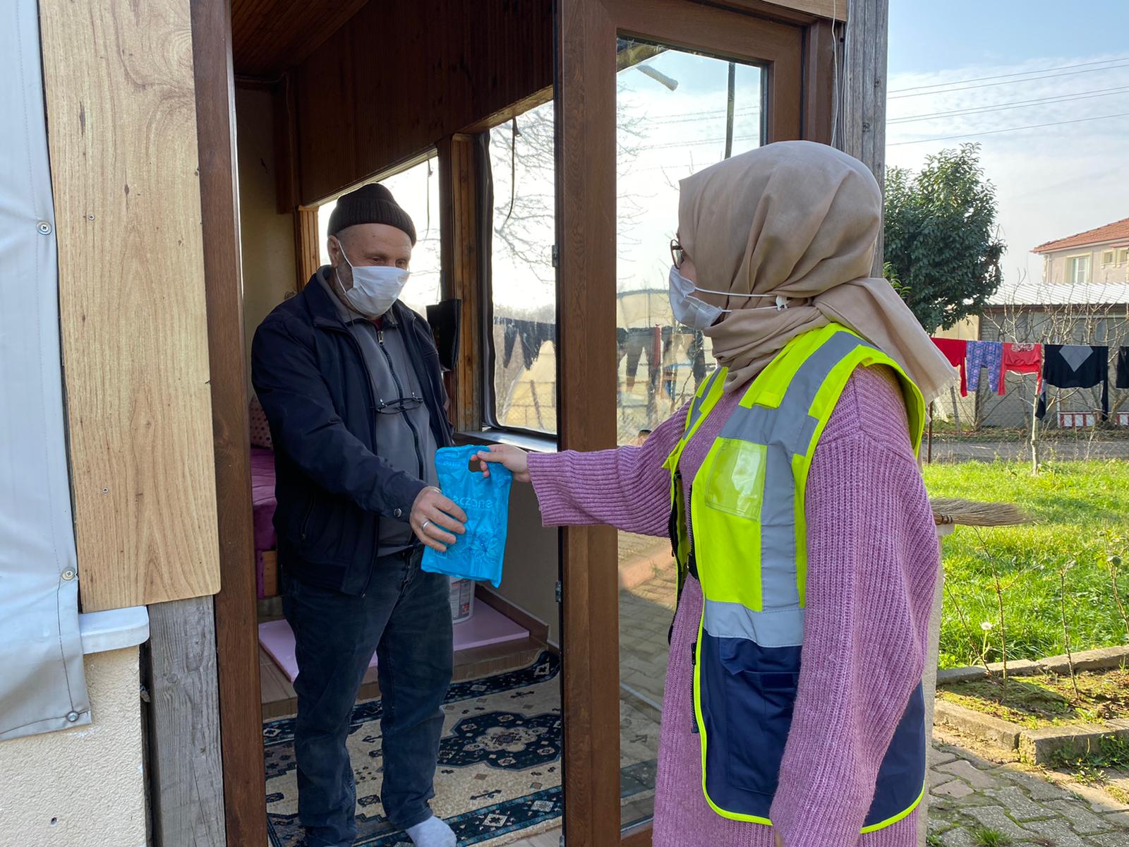 Hendek Belediyesi Yaşlıların Yardımına Koştu