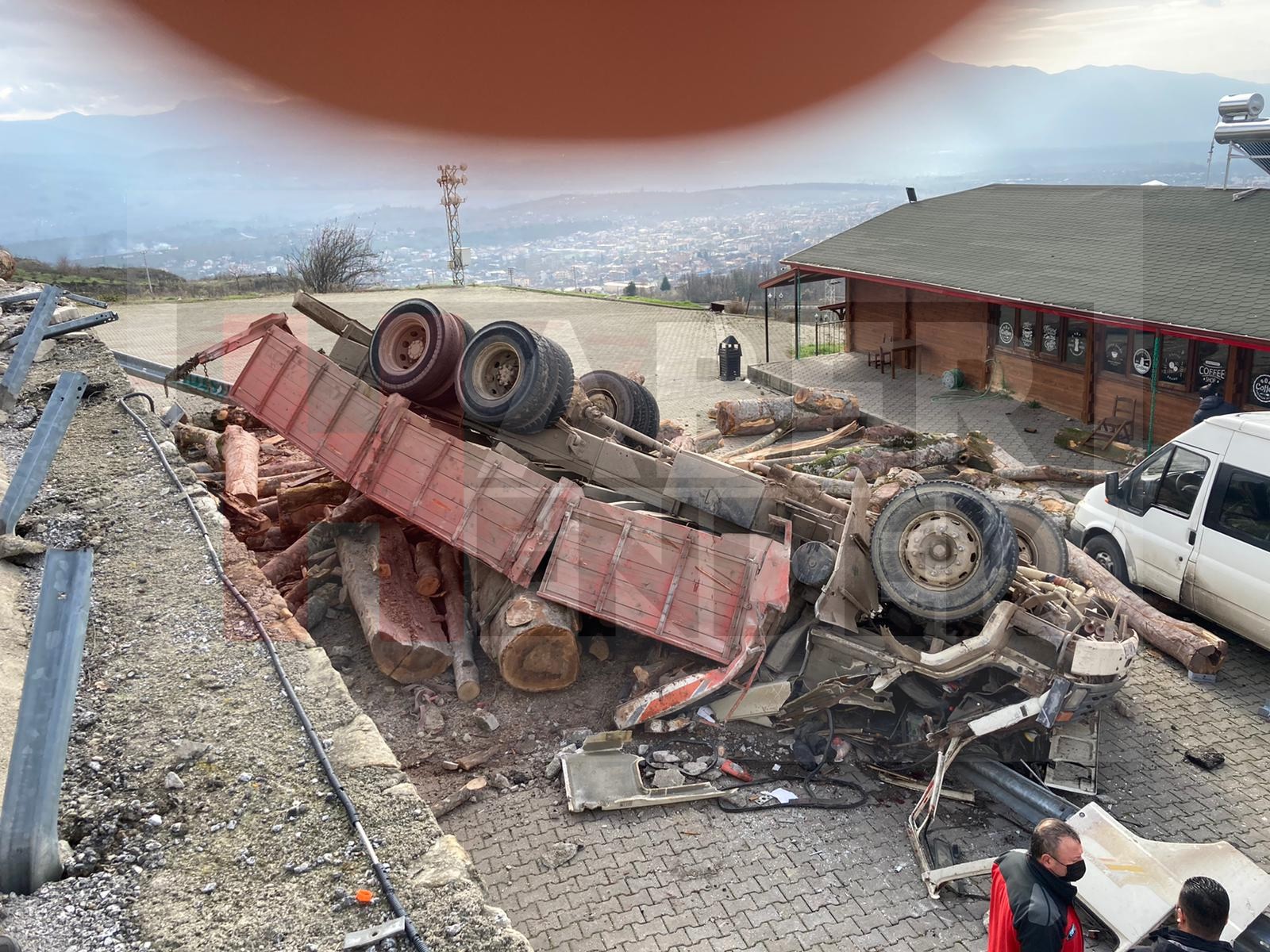 Kaza Anı Güvenlik Kamerasına Böyle Yansıdı