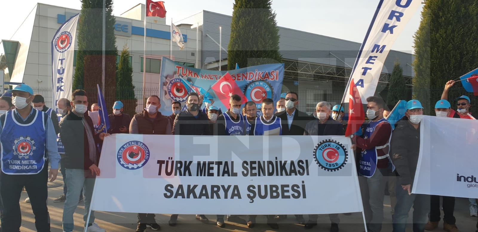 YOL YAKINKEN DÖNÜN