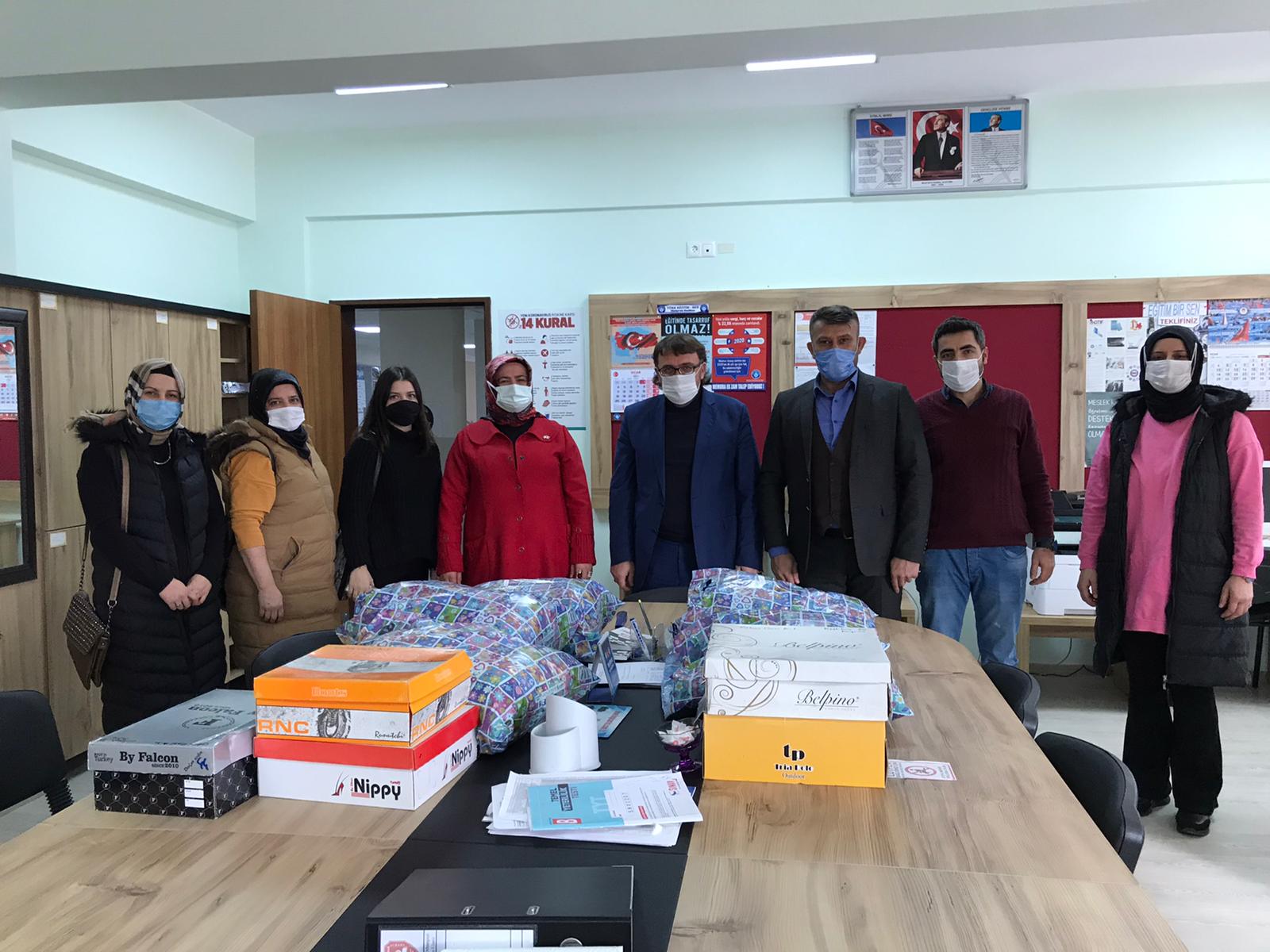 Hendek Ülkü Ocakları Minik Yürekleri Isıttı