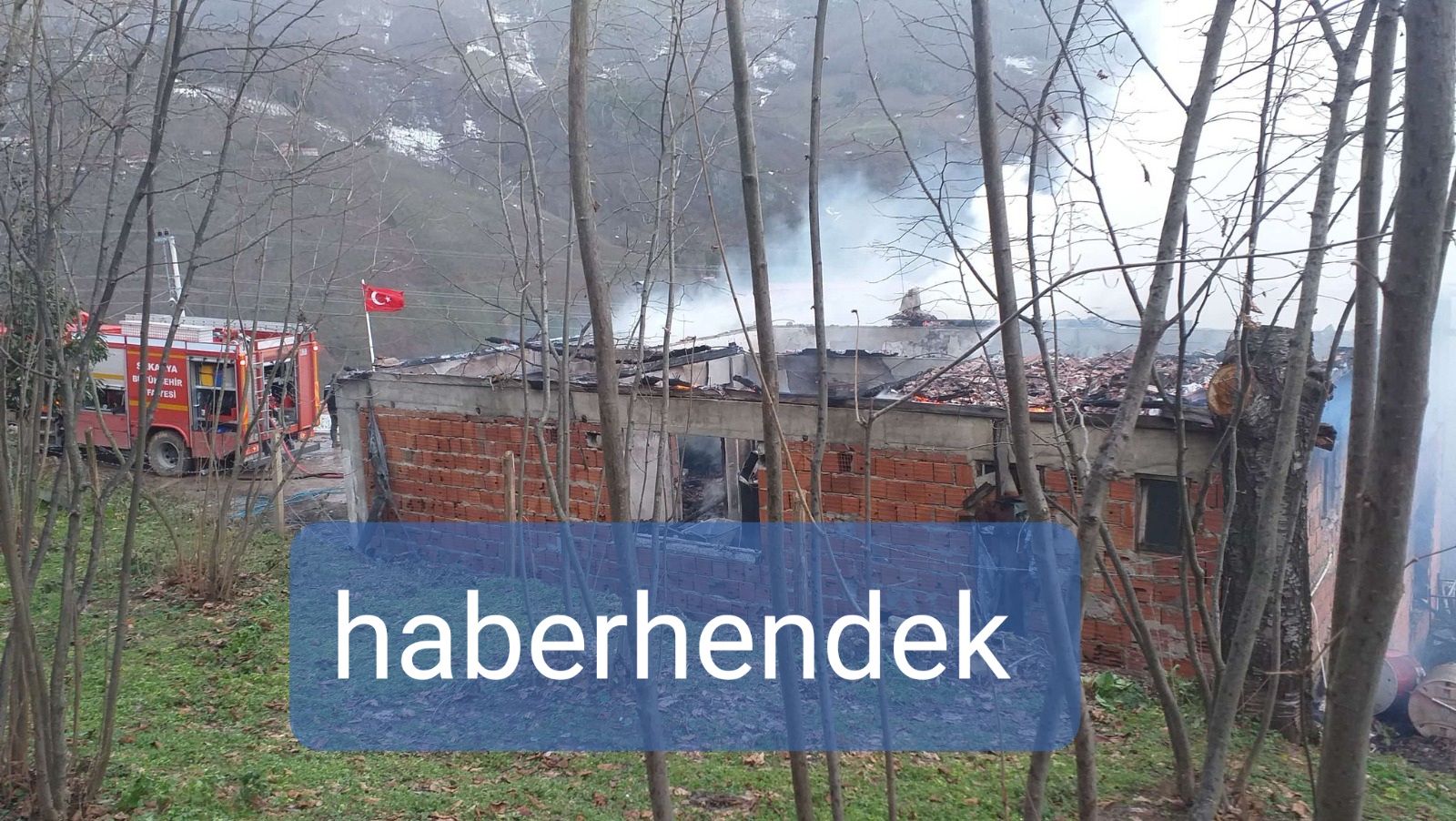 İki Katlı Bina Kullanılamaz Hale Geldi