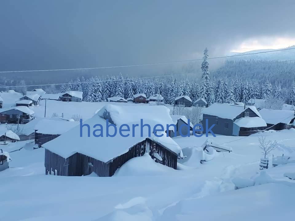 Zirvede Yayla Yolları Kapatıldı