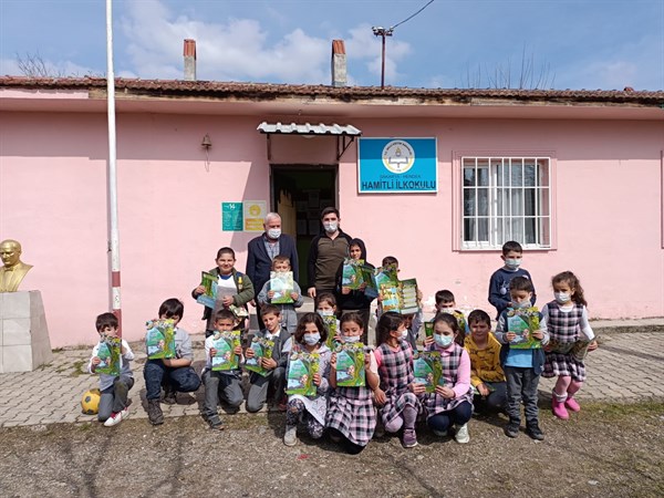 Öğrencilere Ormanı Anlatıyorlar