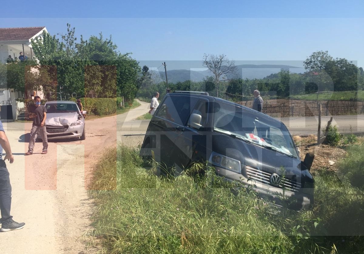 İki Aracın Çarpıştığı Kazada Maddi Hasar Meydana Geldi
