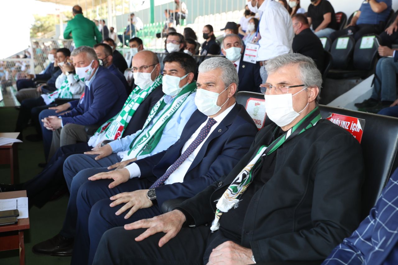 Başkan Yüce, Kırşehir’de Sakaryaspor’un yanındaydı