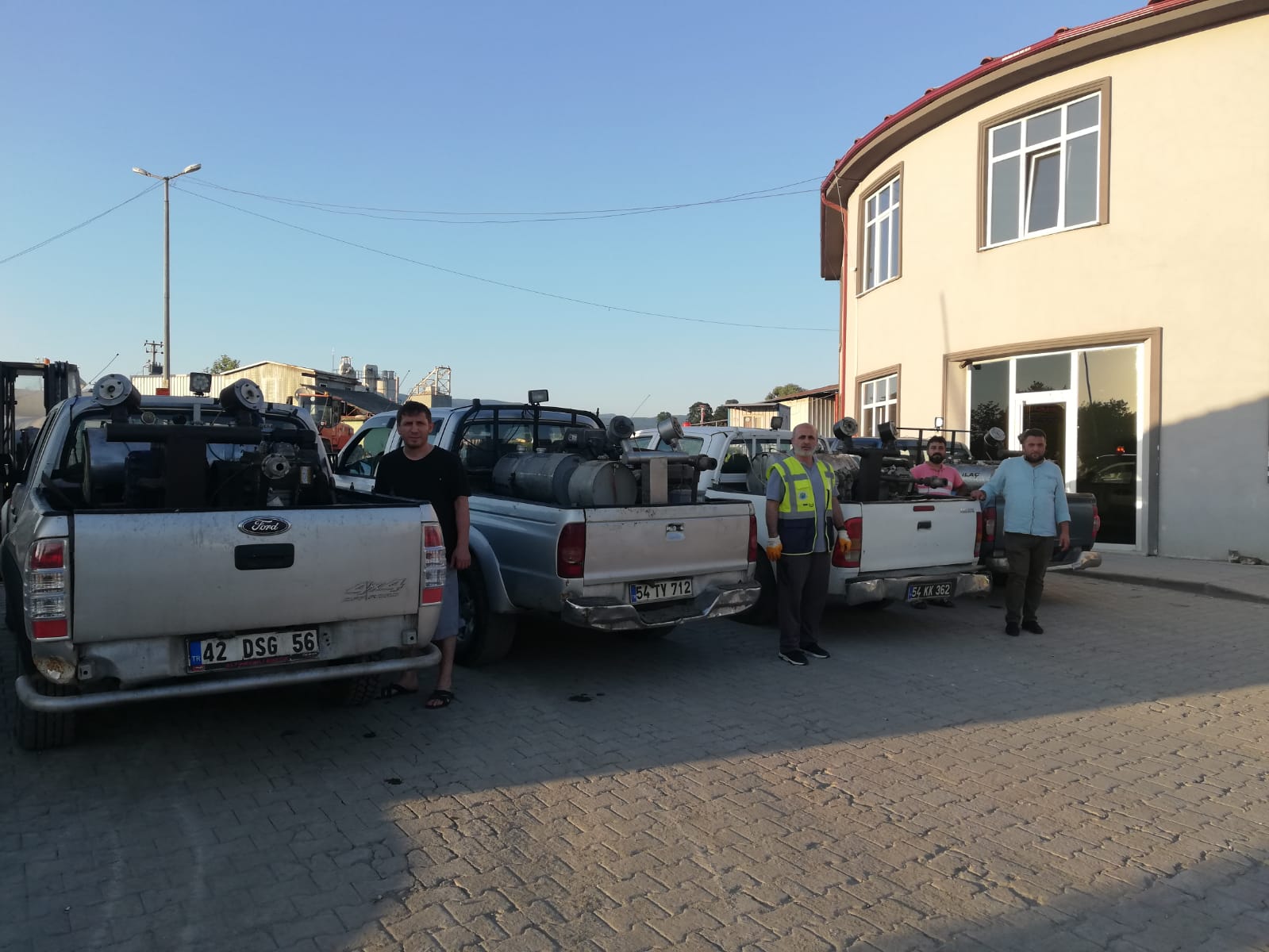 Hendek'te Sinekle Mücadele Çalışmalarına Başlandı