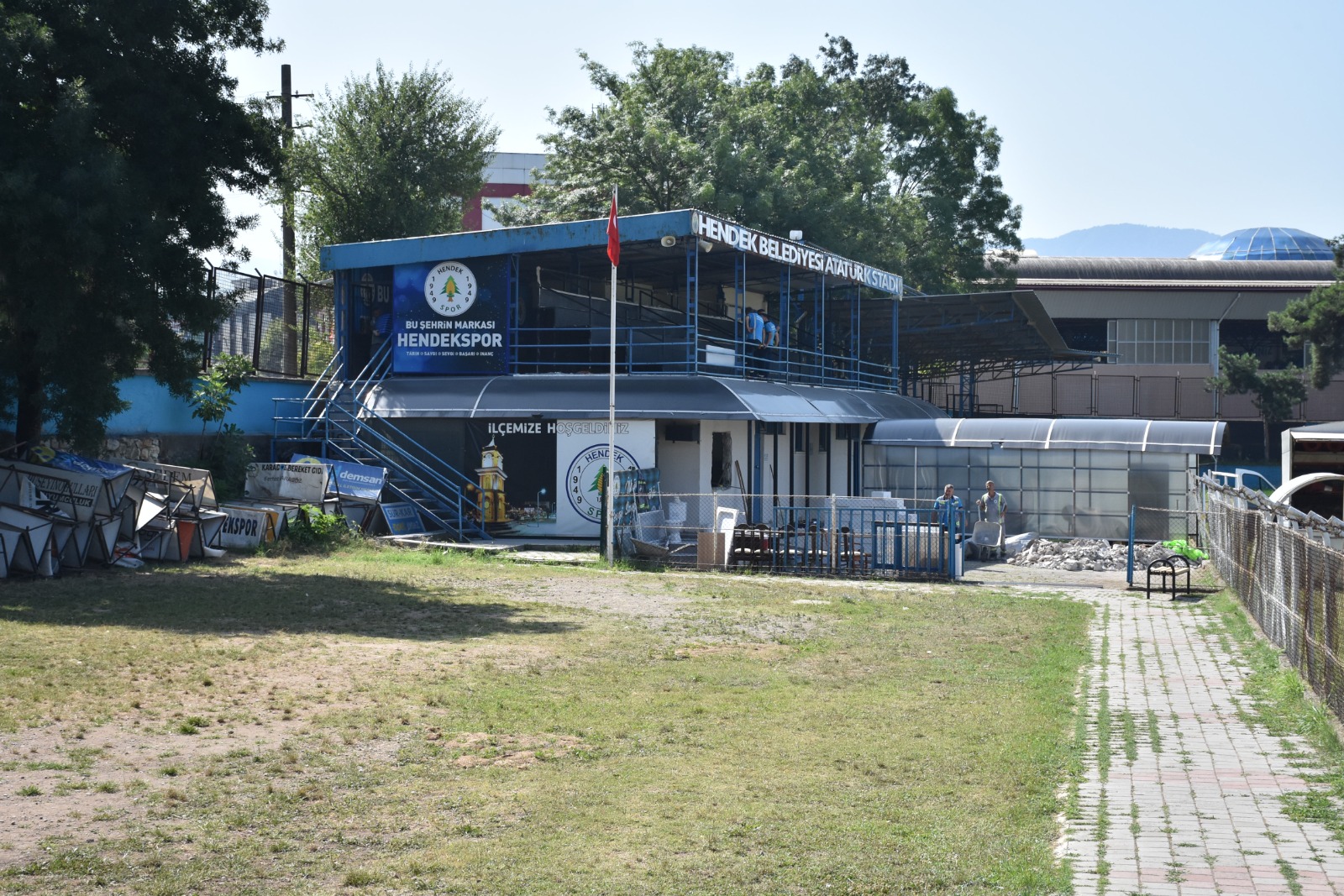 Hendek Atatürk Stadı 3. Lig’e Hazırlanıyor