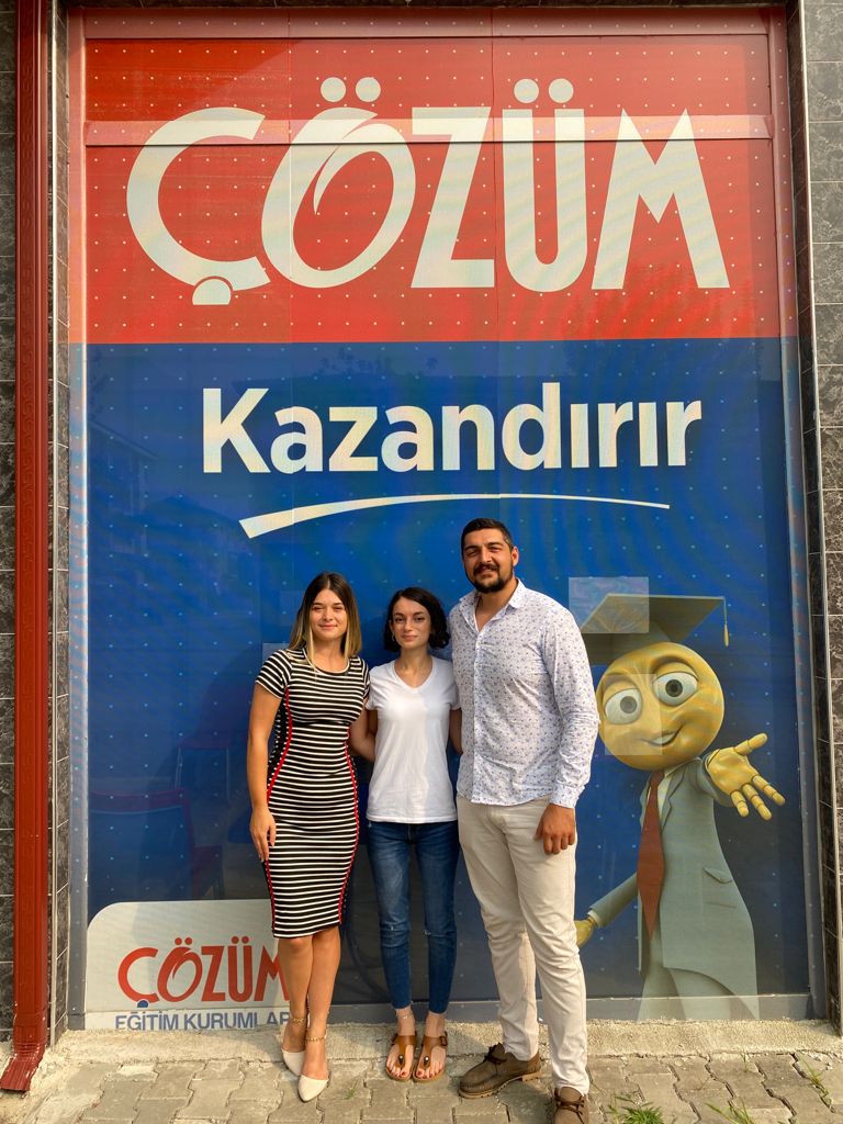ÇÖZÜM EĞİTİM KURUMLARI YKS HENDEK 1.Sİ ÖĞRENCİSİNİ TEBRİK ETTİ