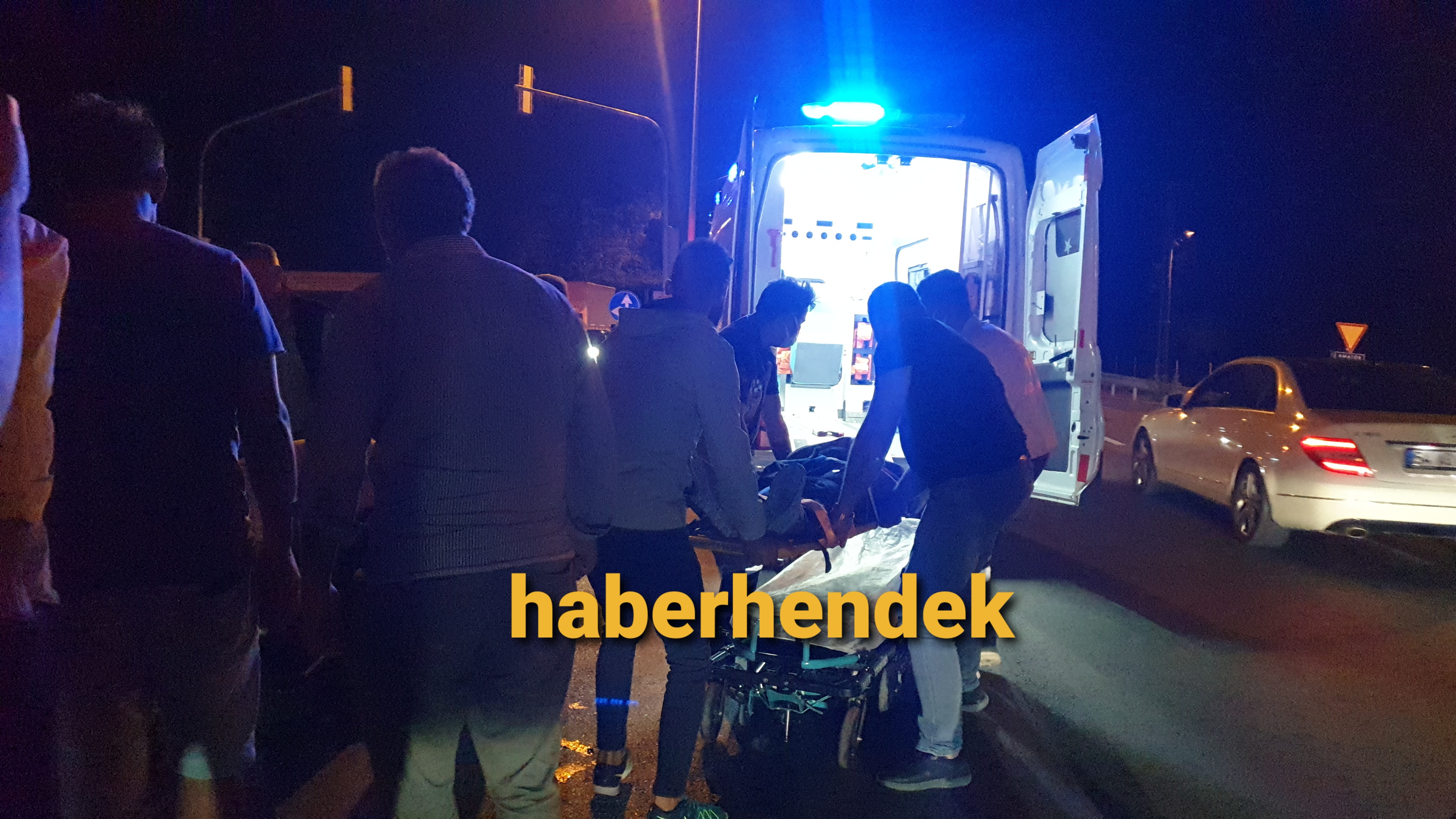 Hendek’te Kaza iki yaralı