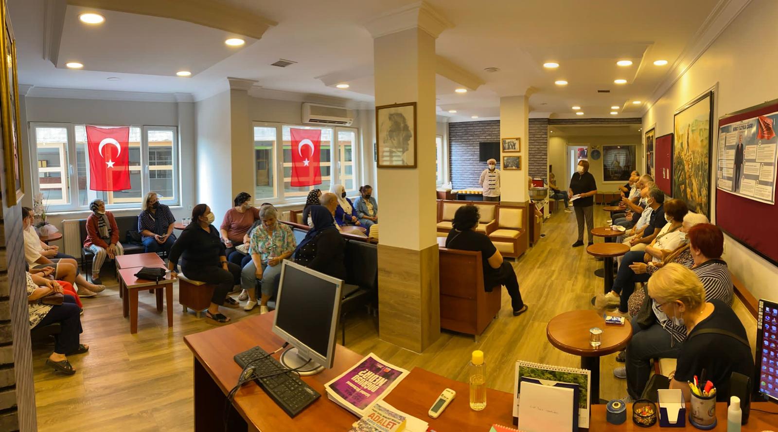 CHP Kadın Kollarından Aşure Etkinliği