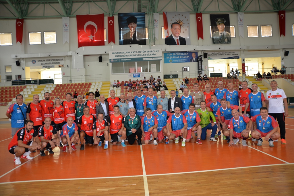 ŞEHİT A.GAFFAR OKKAN ANISINA  DÜZENLENEN TURNUVA SONA ERDİ