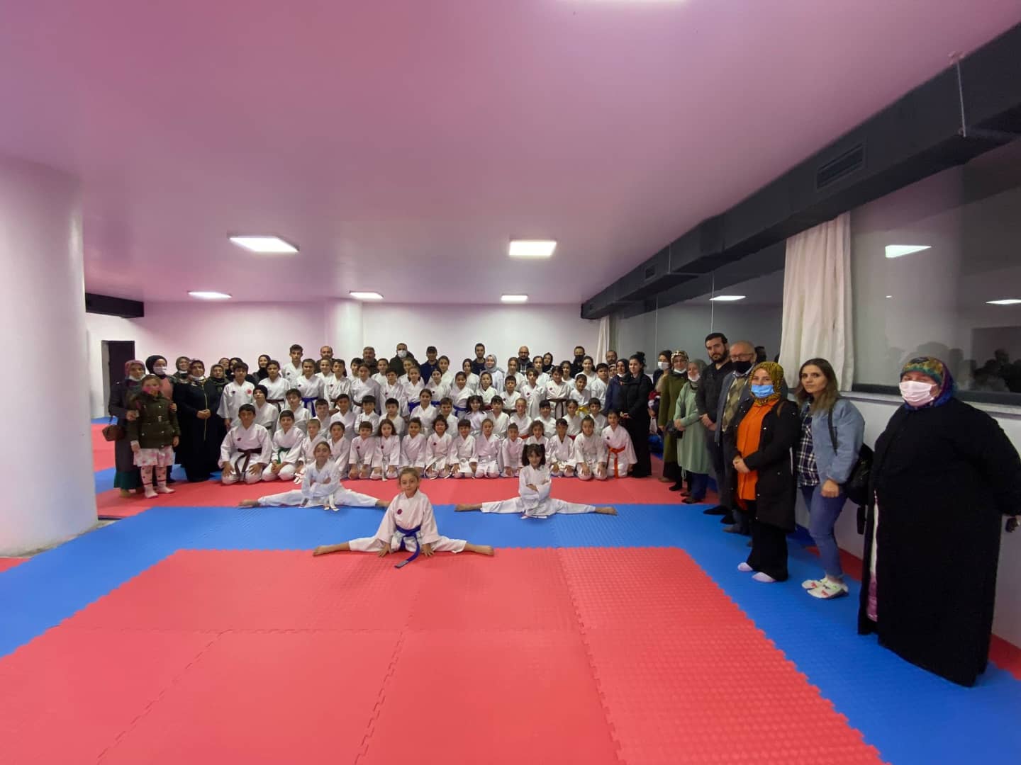 HENDEK KARATE TERFİ ETTİ