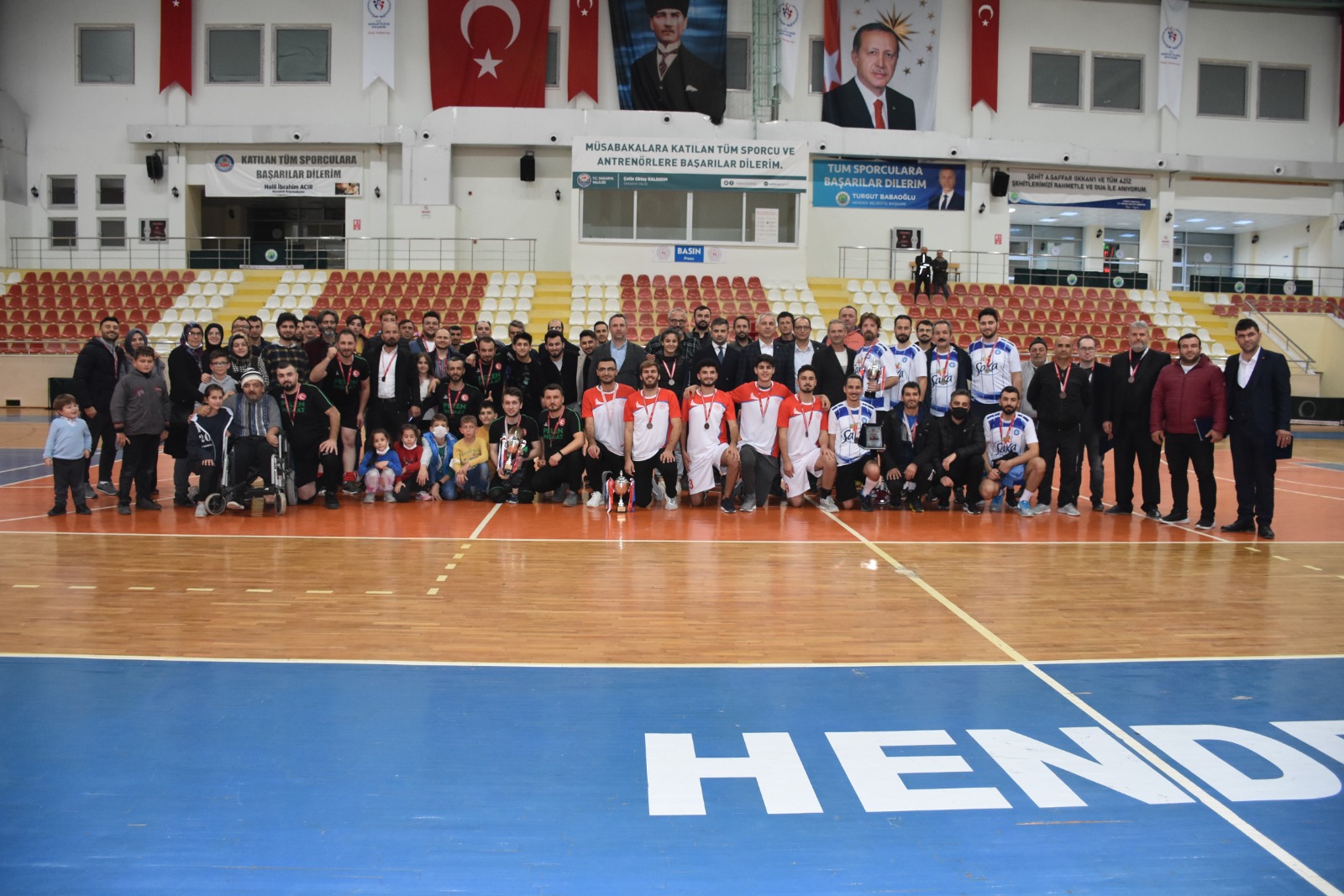 Voleybol Turnuvasında Şampiyon Aydın Kuruyemiş