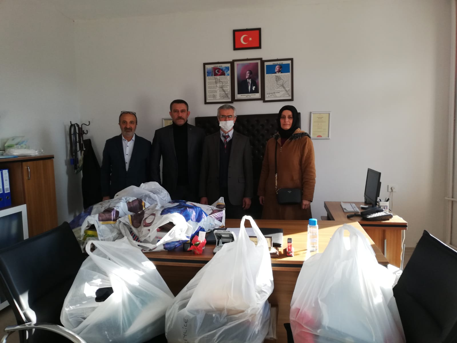 Ülkü Ocakları Minik Yürekleri Isıttı