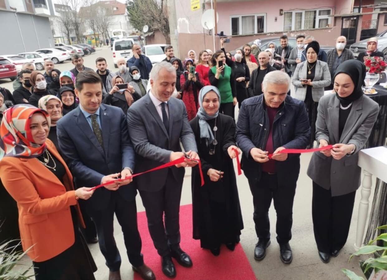 Ak Parti Belediye Başkanını Unuttu