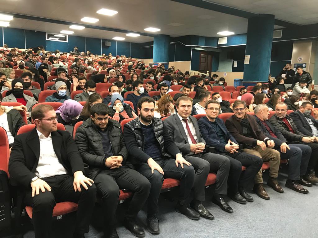 Ak Partili Gençler önce toplandı, sonra o filmi izledi