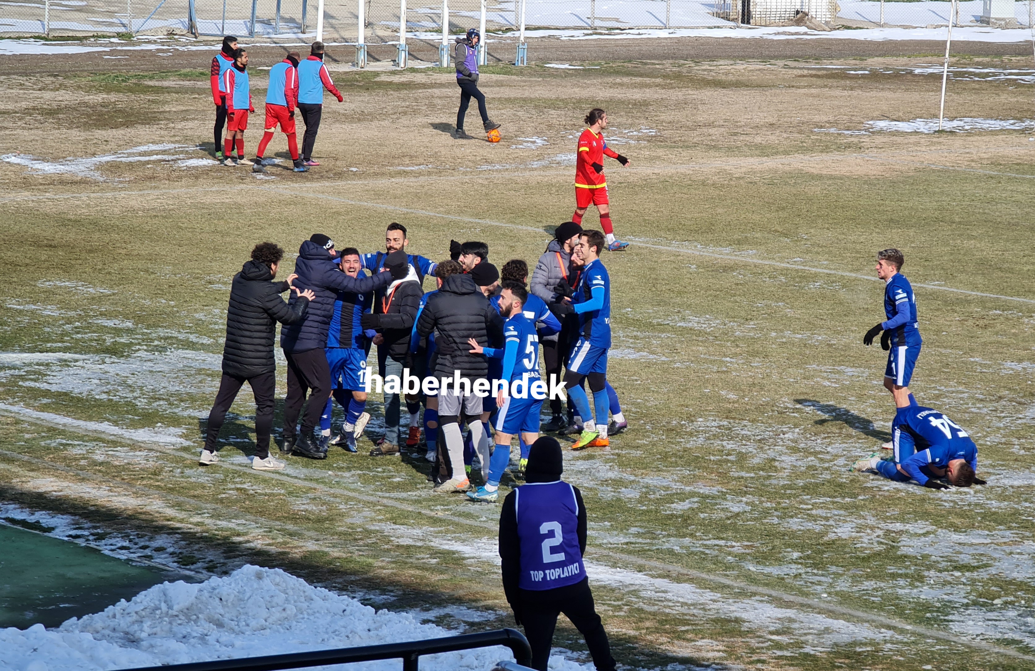 Hendekspor Buzdan Üç Altın Çıkardı