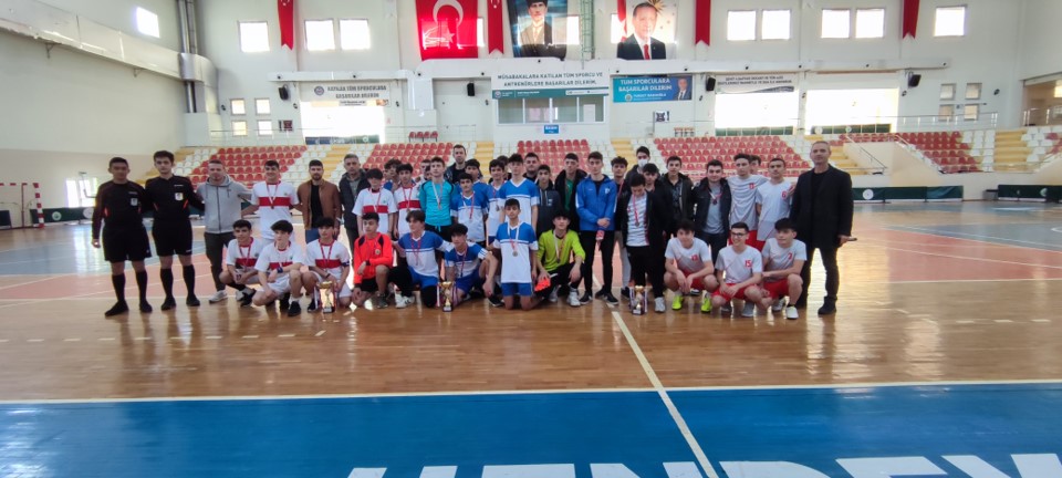 Futsal'da Şampiyon Osmangazi Mesleki ve Teknik Anadolu Lisesi Oldu