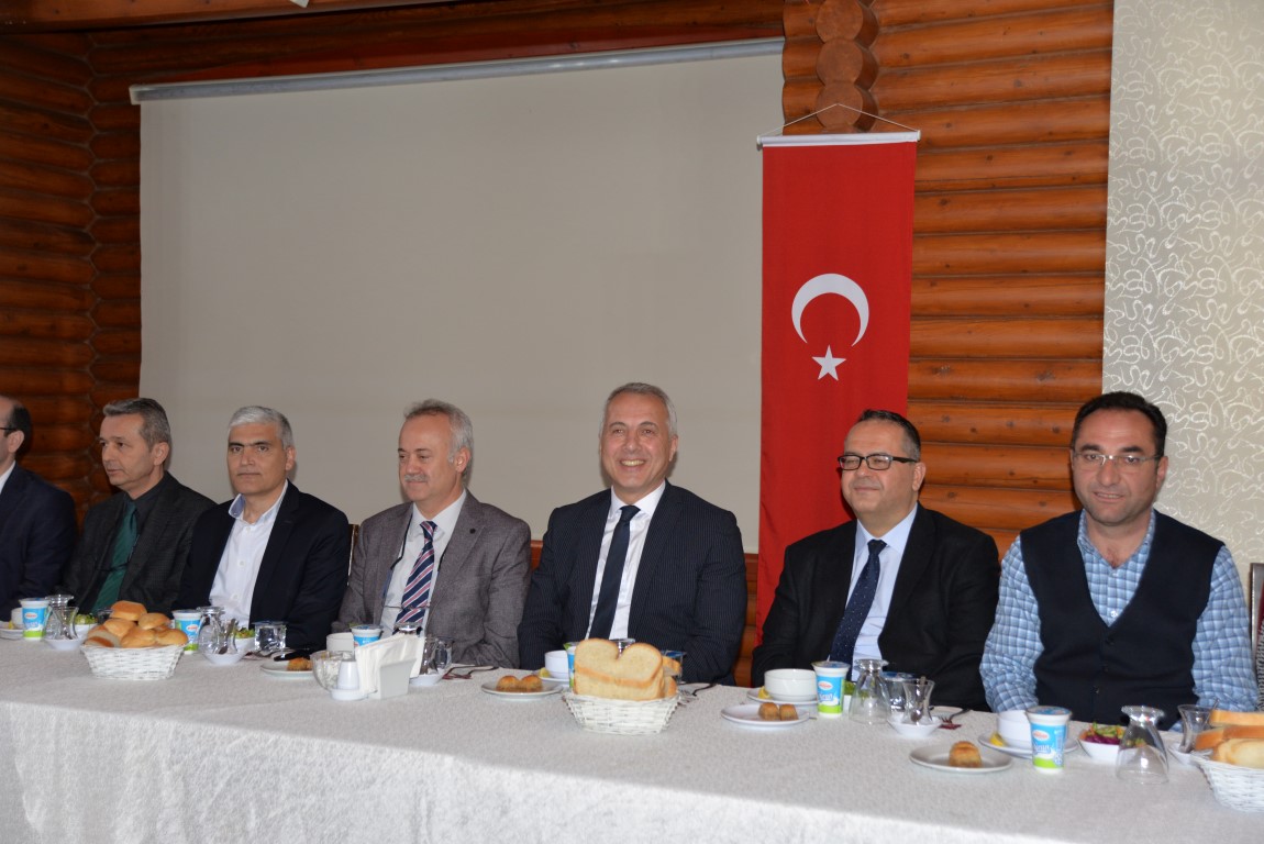 Sağlıkçılardan Babaoğlu’na Plaketli Teşekkür
