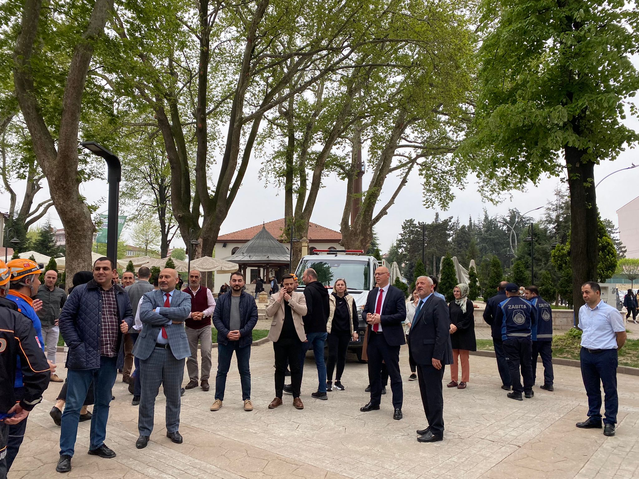 Hendek Belediyesi Bir Anda Tahliye Oldu