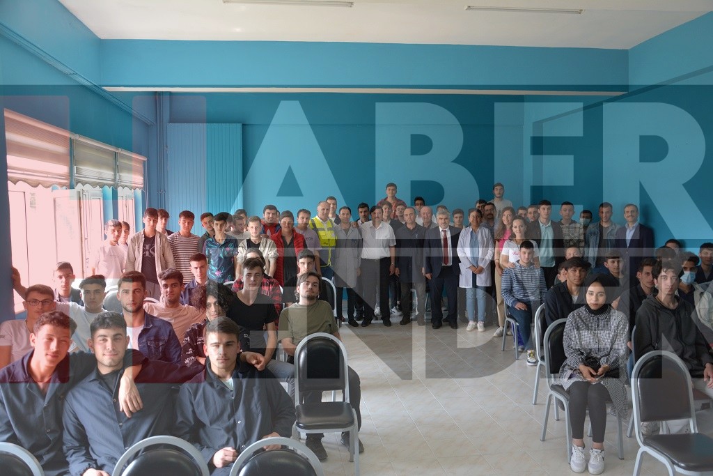 EKV Pres Yönetim Kurulu Başkanı Zafer Çakmak Meslek Lisesi Öğrencileri İle Buluştu