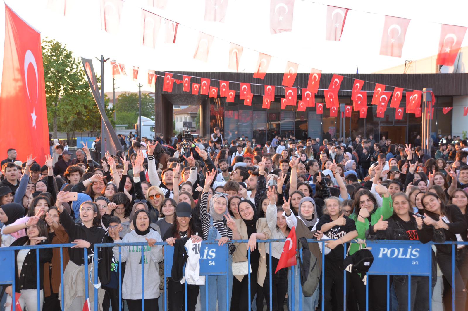Babaoğlu; Gençlerimizi Çok Seviyoruz