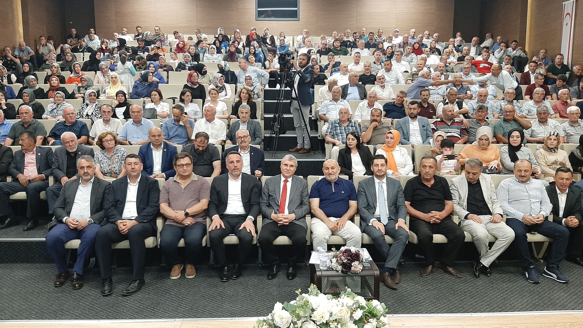 Ak Parti Hendek Danışma Meclisi Toplantısına Yoğun Katılım