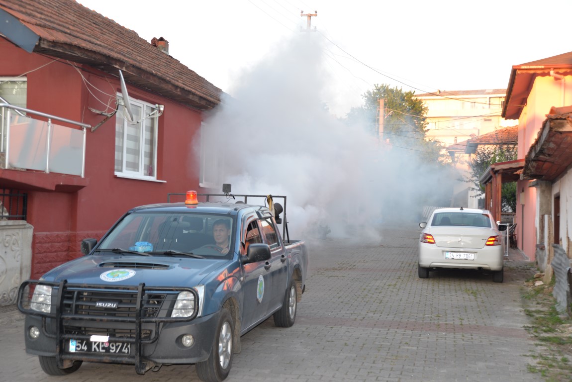 SİNEKLE MÜCADELE ÇALIŞMALARI SÜRÜYOR