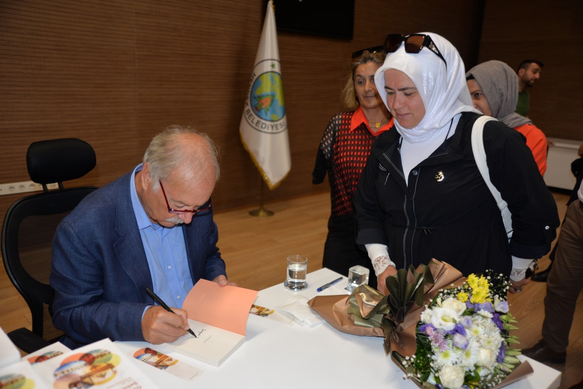 Özlenen Şehirler Adlı Kitabın İmza Günü Hendek’te Yapıldı