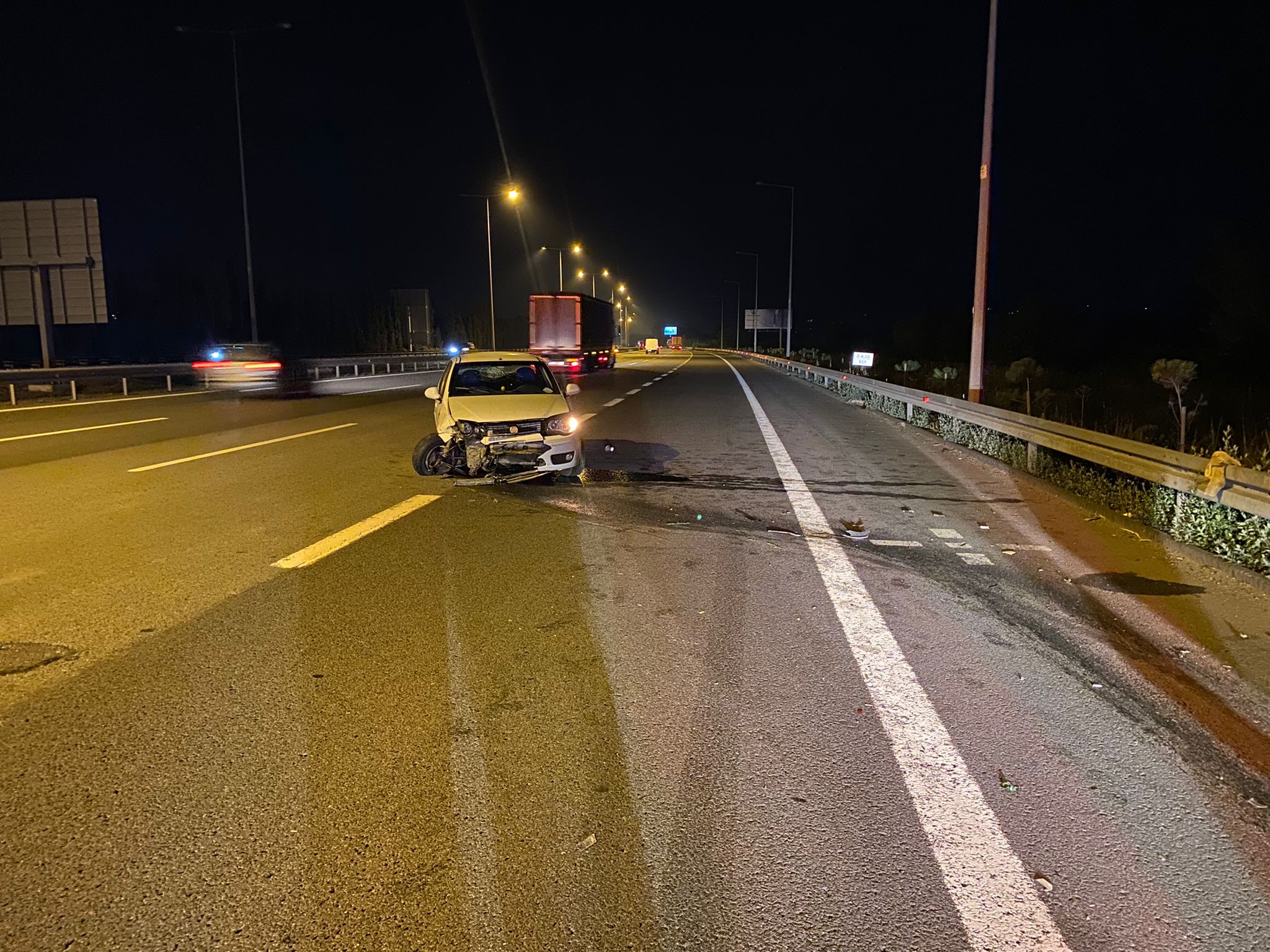 Bariyerlere Çarptı, Bir Yaralı