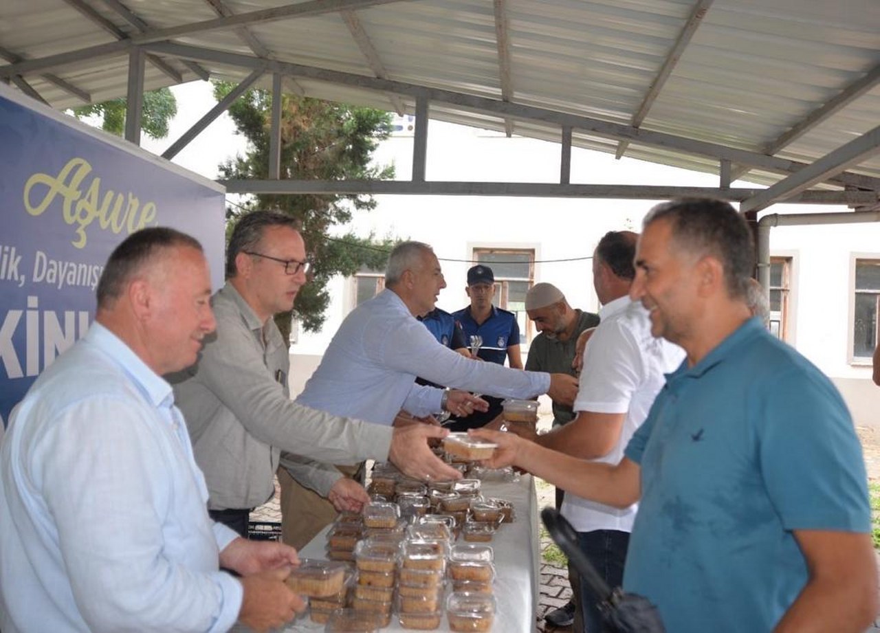 HENDEK’TE AŞURE ZİYAFETİ