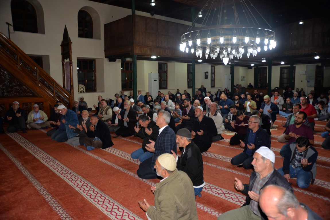 MEVLİD KANDİLİ DUALARLA İCRA EDİLDİ