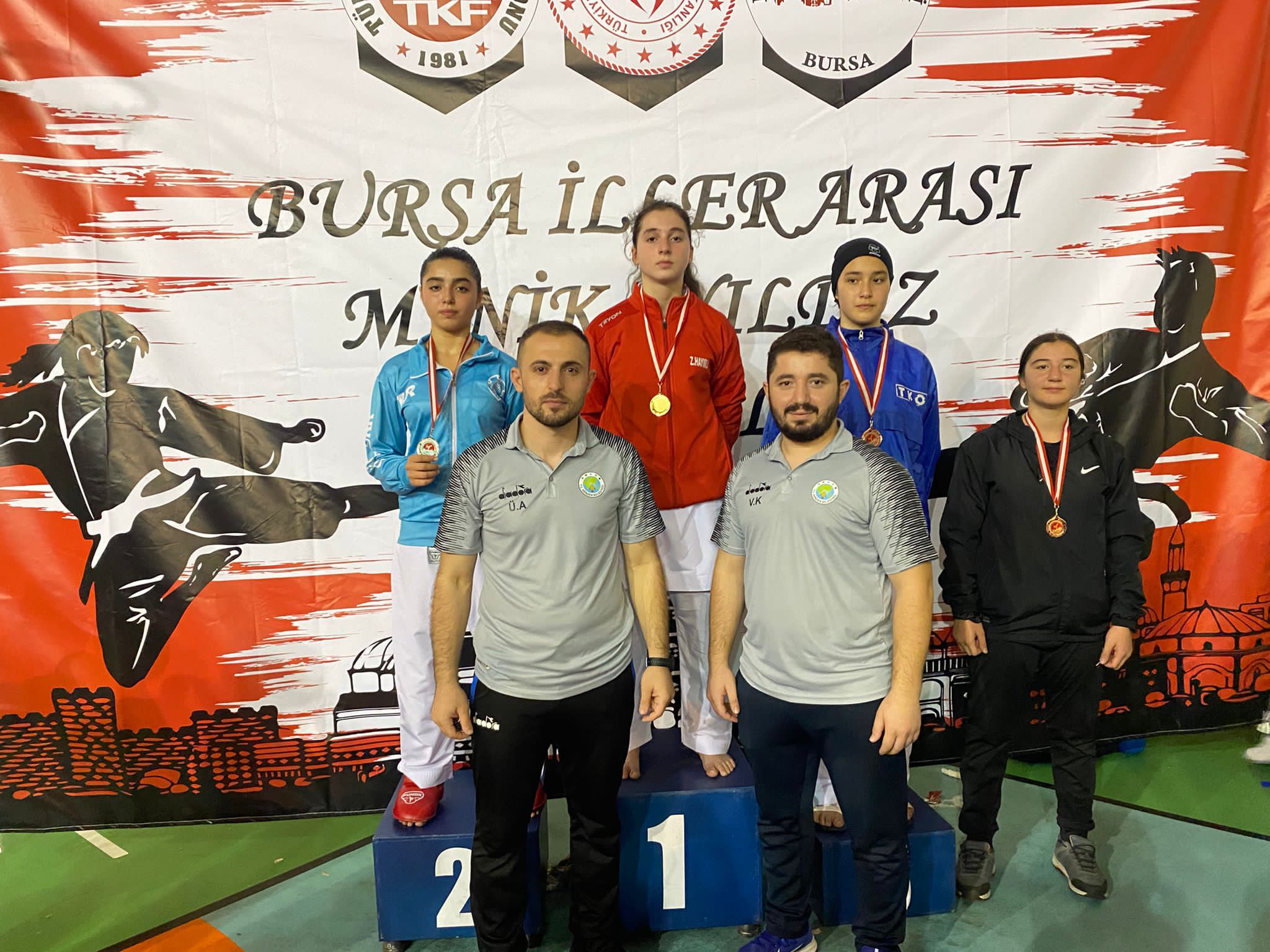 BURSA’DA MADALYA TOPLADILAR