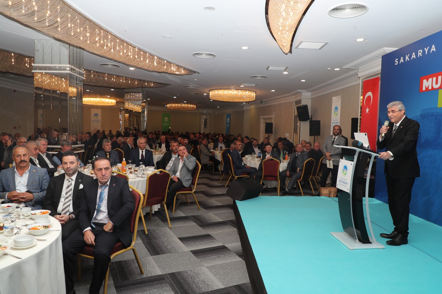 Başkan Yüce, muhtarlarla buluştu