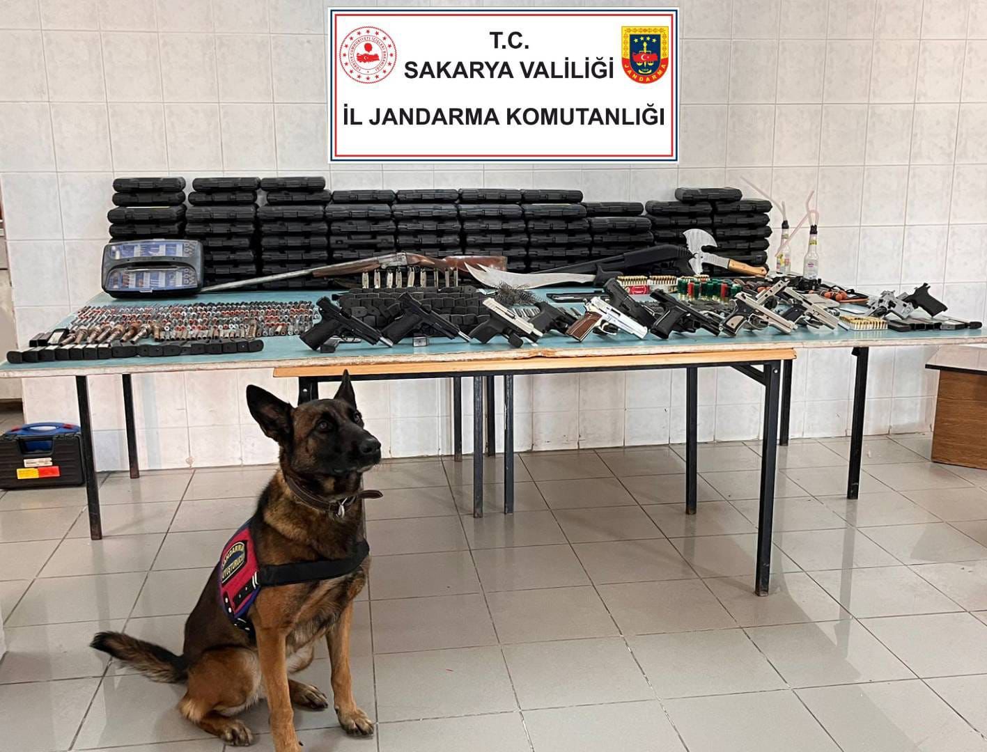 Hendek'te Jandarma'dan Baskın