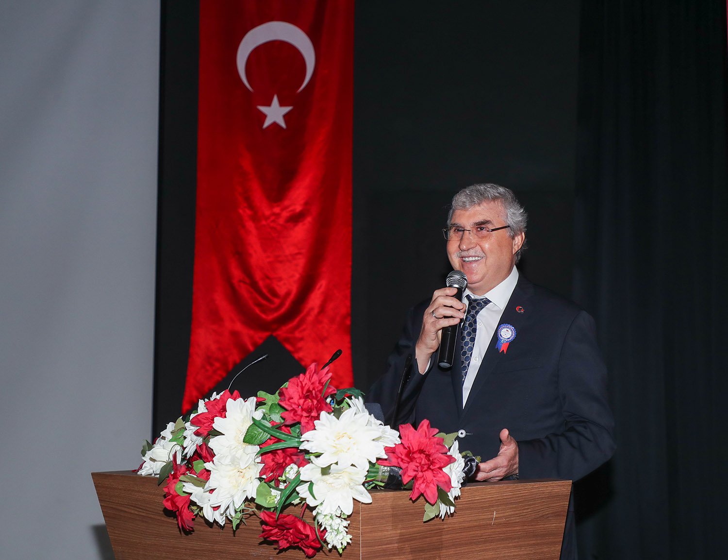 Yüce; 24 Kasım Öğretmenler Günü kutlu olsun