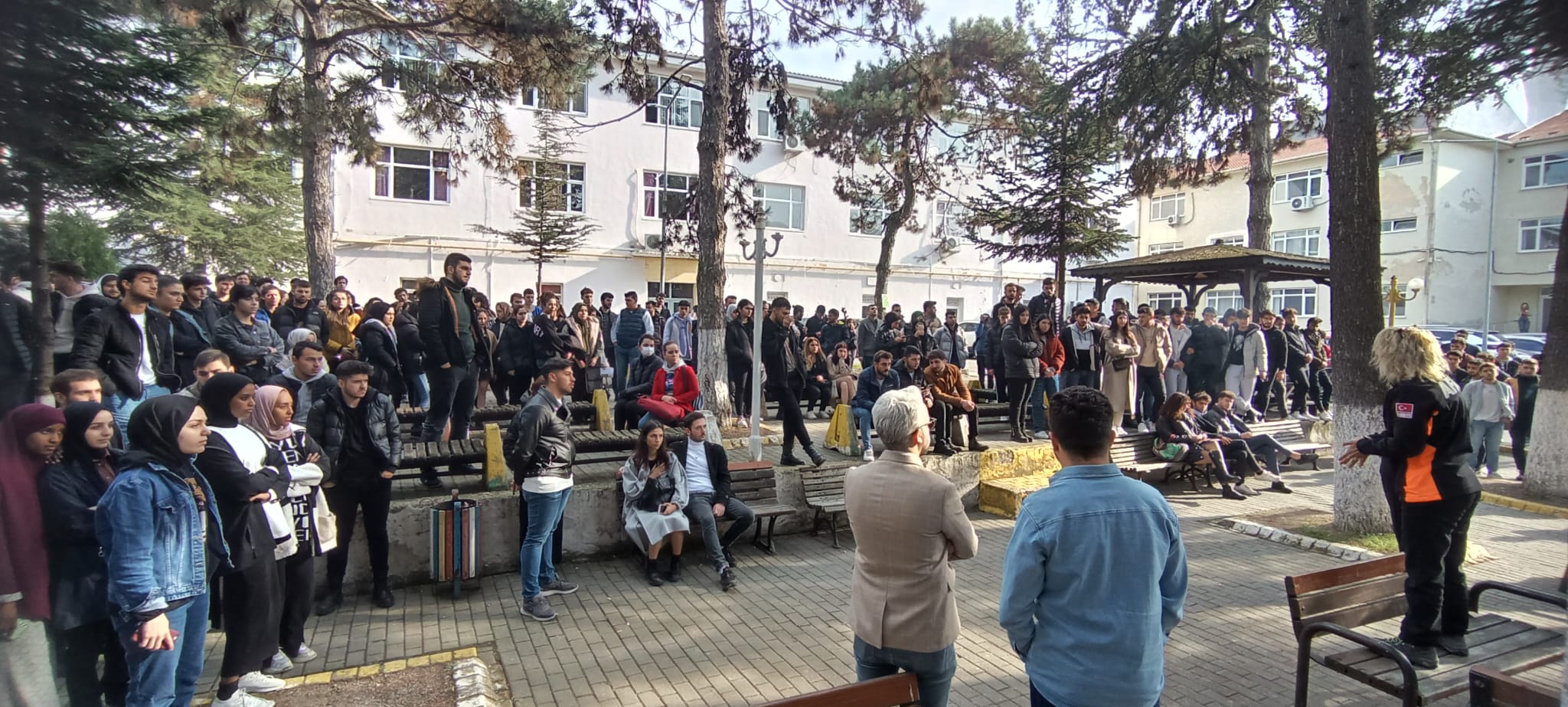 Hendek MYO’da Çök-Kapan-Tutun Tatbikatı Gerçekleştirildi