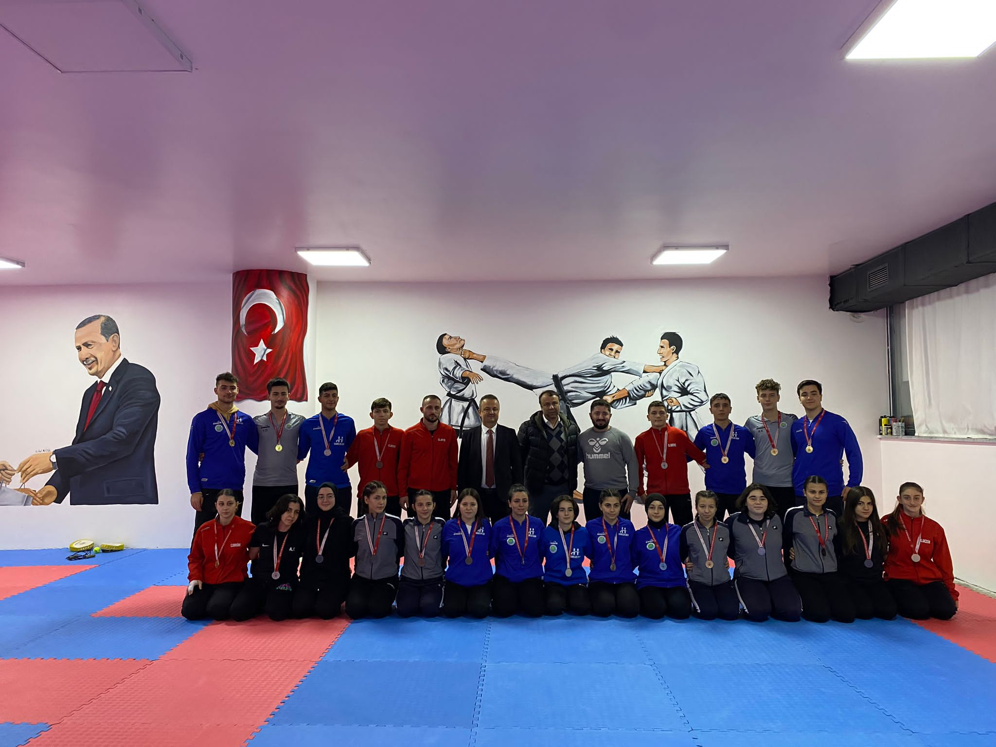 Hendek Karate Takımından 26 madalya