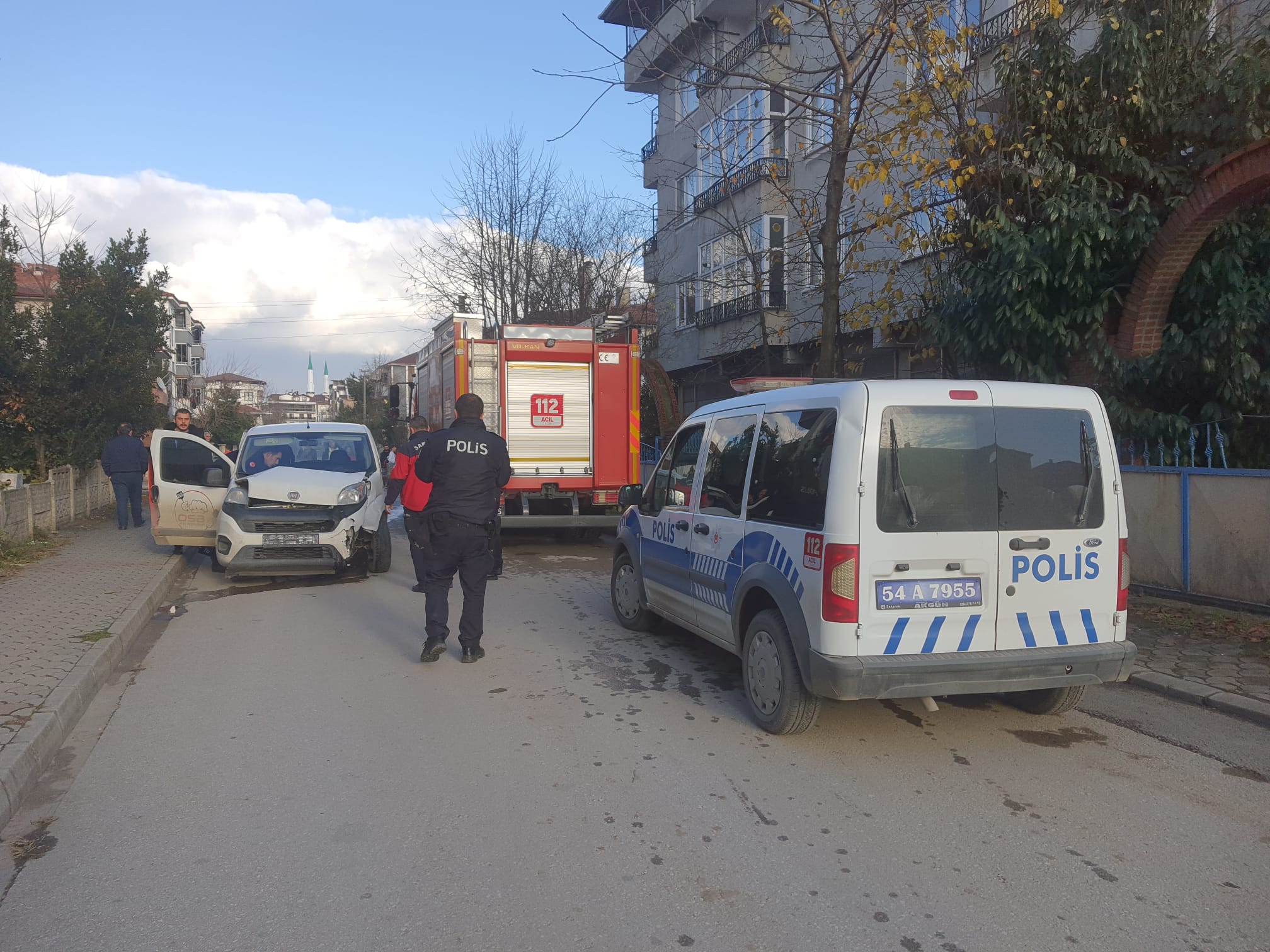 Hendek’te maddi hasarlı kaza