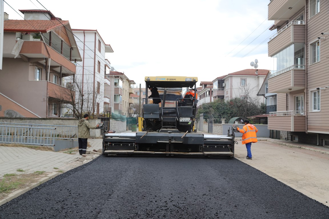 YENİMAHALLE’DE 4 AYRI SOKAKTA ASFALT ÇALIŞMALARI TAMAMLANDI