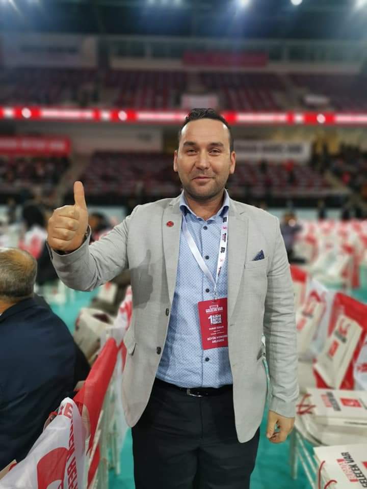 Başkan Özgür ve Yönetimi istifa etti