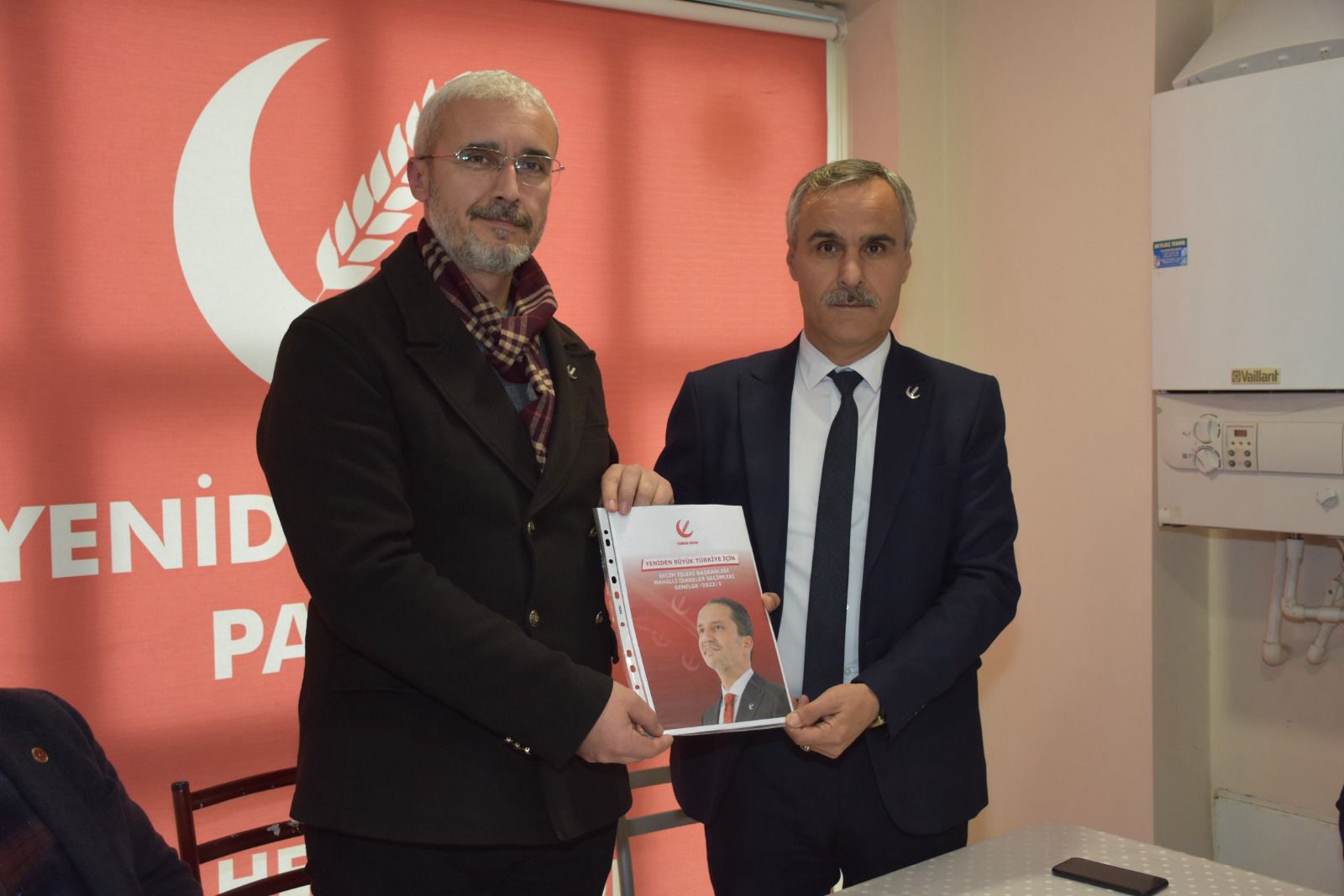 Ayvaz Adaylık Başvurusunu yaptı